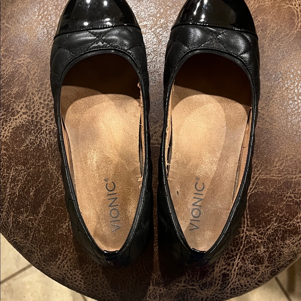 Vionic Women's Shiny Black Loafers